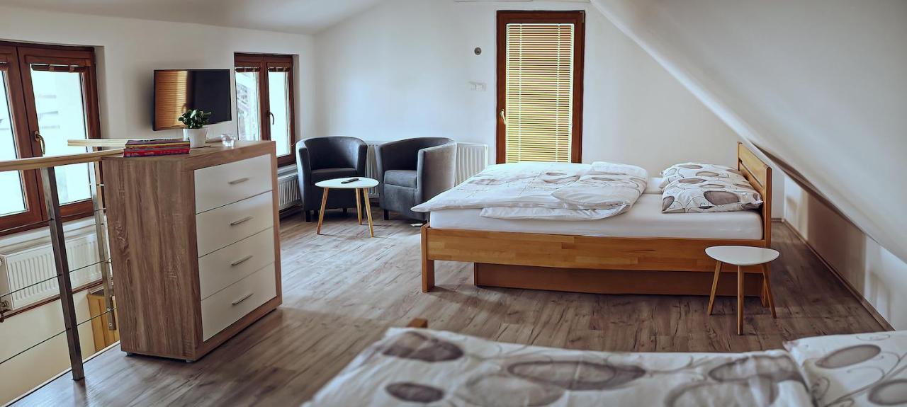 Nice Accommodation In Mikulov Eksteriør bilde